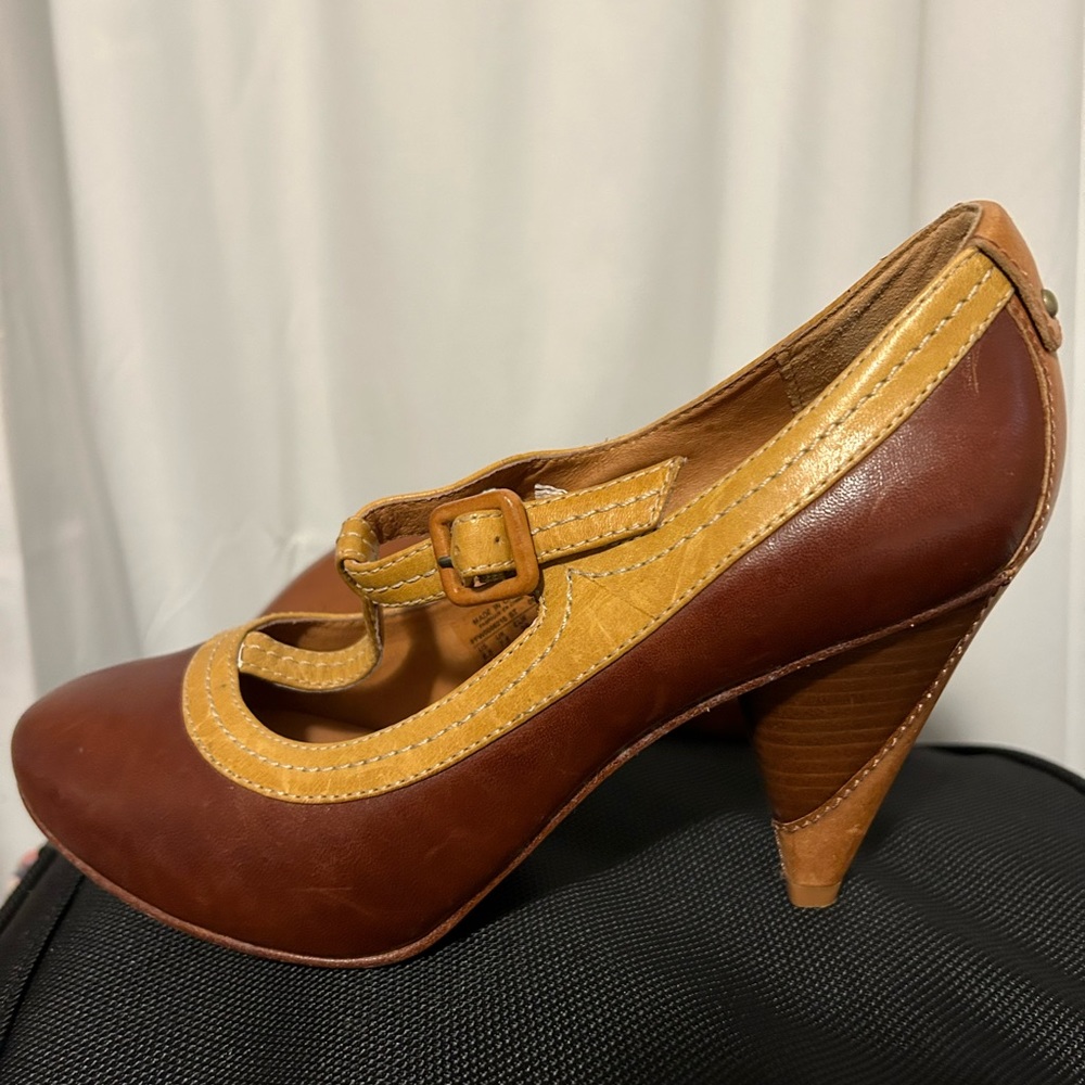 Fossil 1920s Style vintage MaryJane heels fits 8